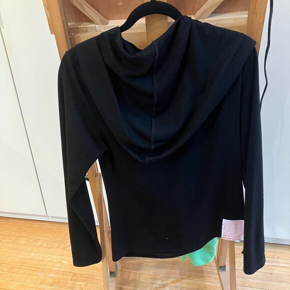 Black long sleeve shirt with large hood - Picture 4 of 9